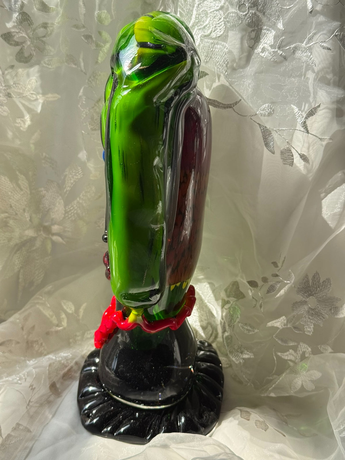 Sculpture de tête en verre soufflé à la main avec cheveux verts
