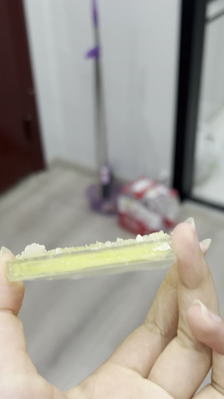 Porte-cartes à sable mou en résine transparente avec paillettes jaunes