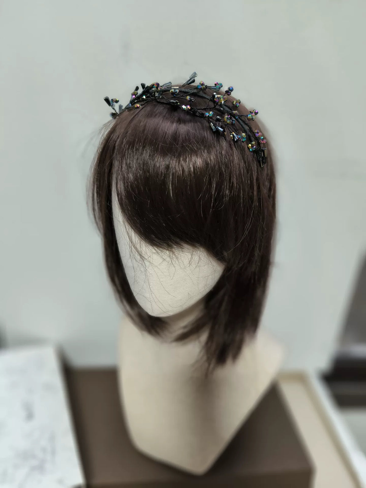 Tiara de Videira de Cristal e Fio de Cobre Feita à Mão