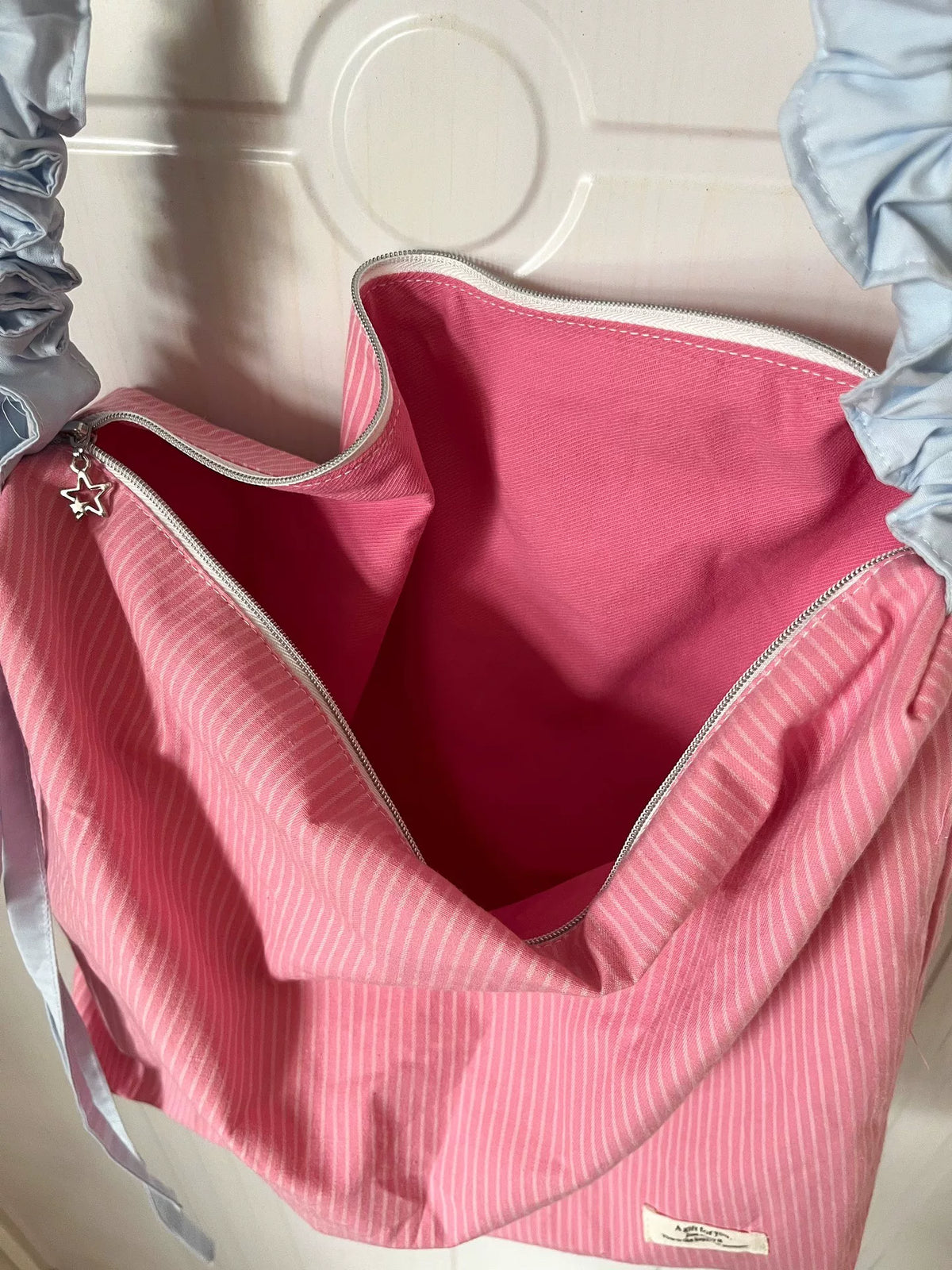 Handgjord rosa och blå crossbody- och axelväska