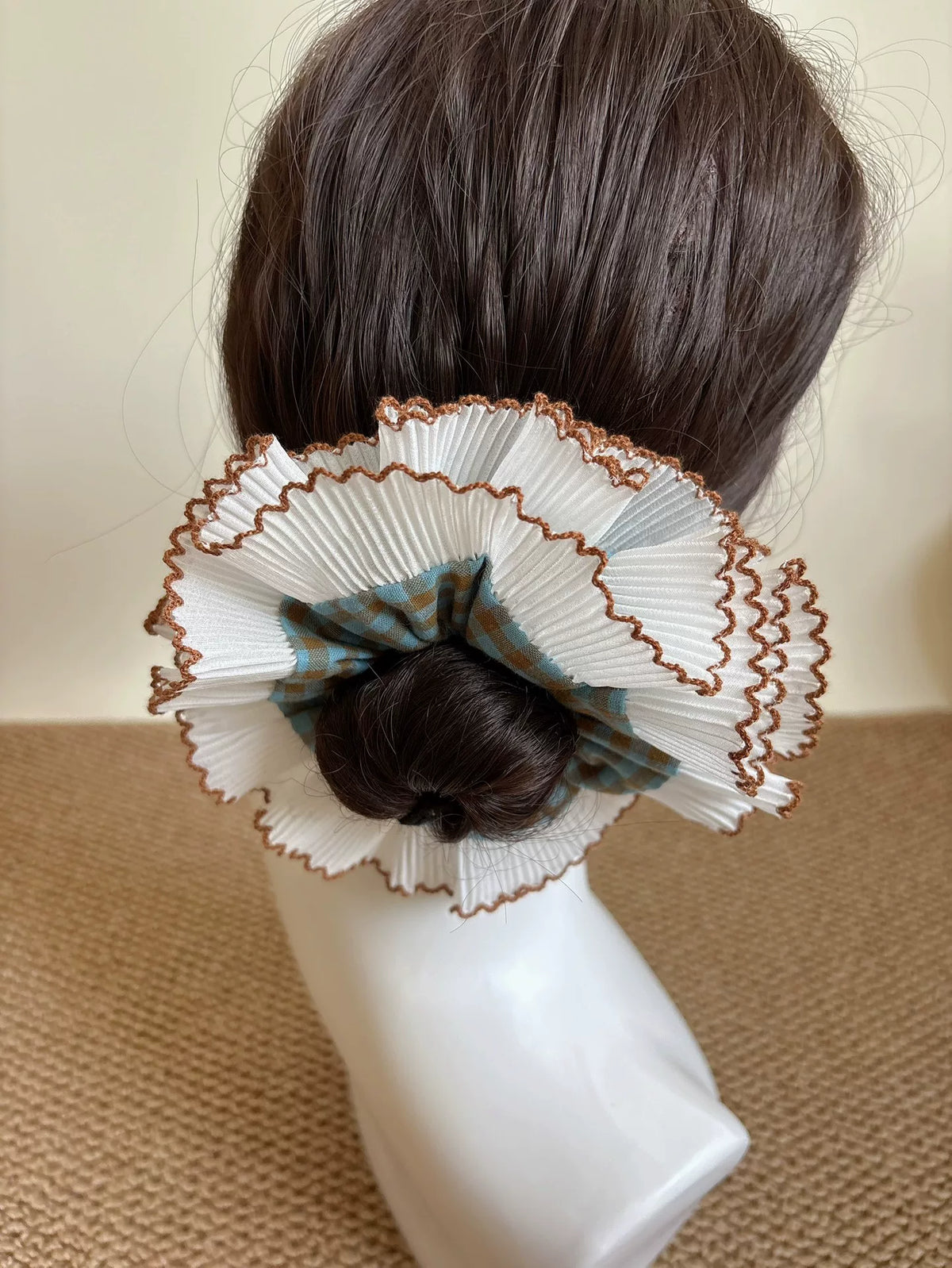Scrunchie Artigianale con Volant Pieghettato a Doppio Strato