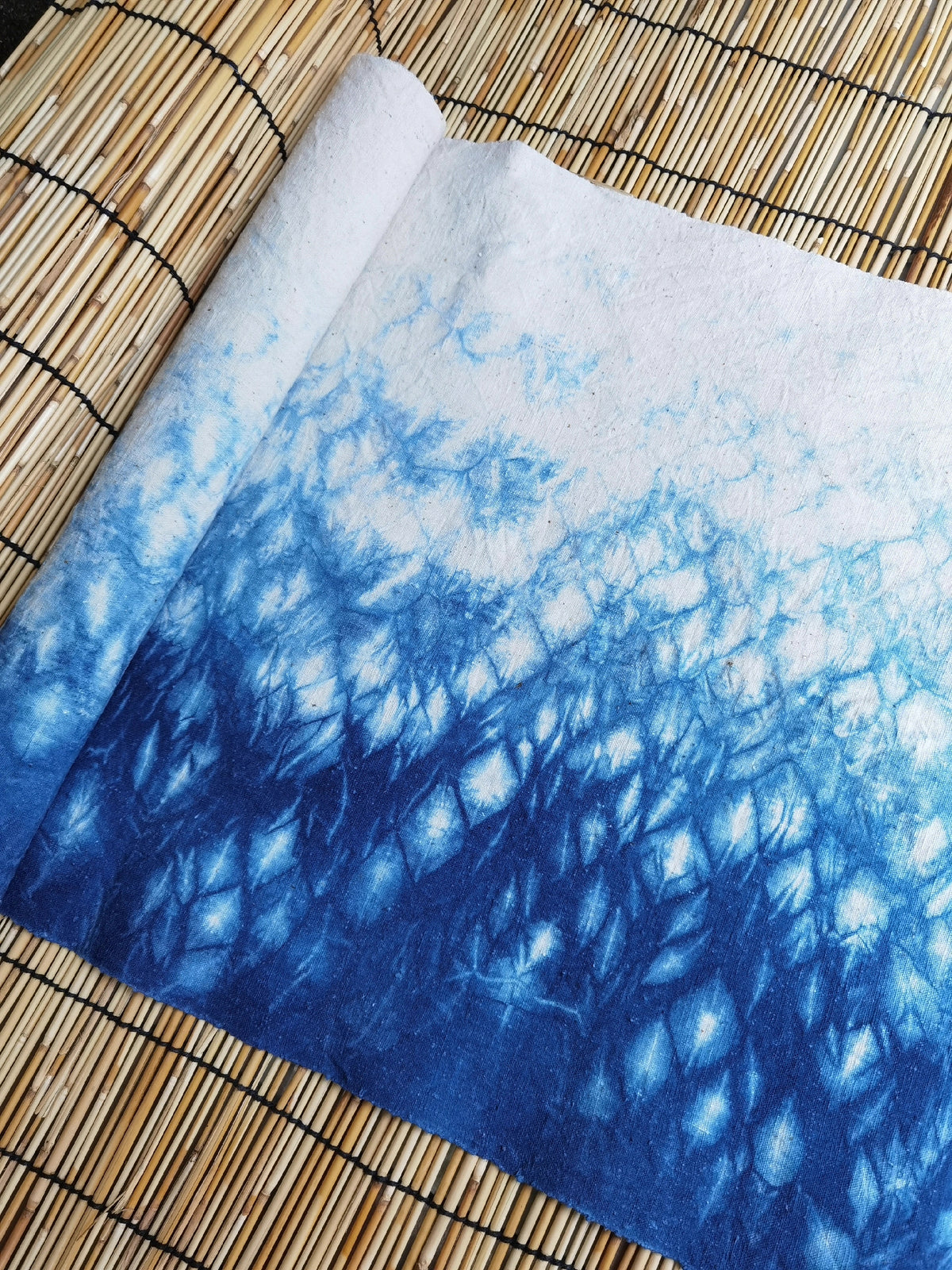 Tela de algodón tie-dye índigo ondas de agua