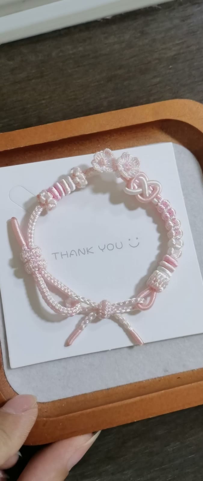 ハンドメイド 編み込み ピンク ホワイト グラデーション ブレスレット