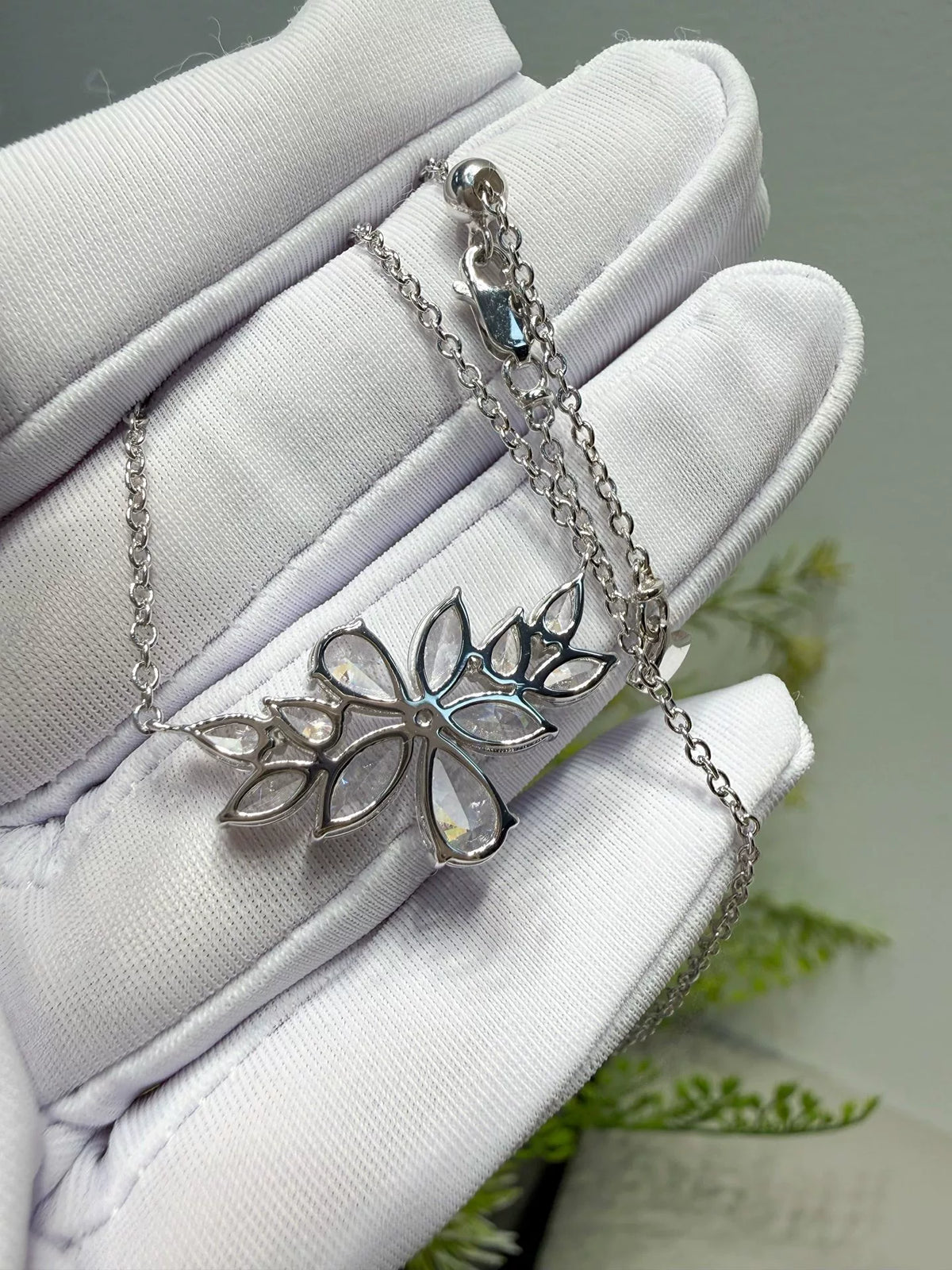 Colar de Zircônia Marquise Floral de Folha