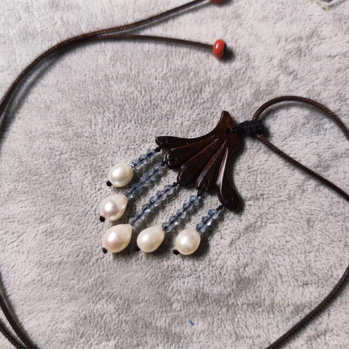 Red Sandalwood Fan Leaf Pendant Necklace