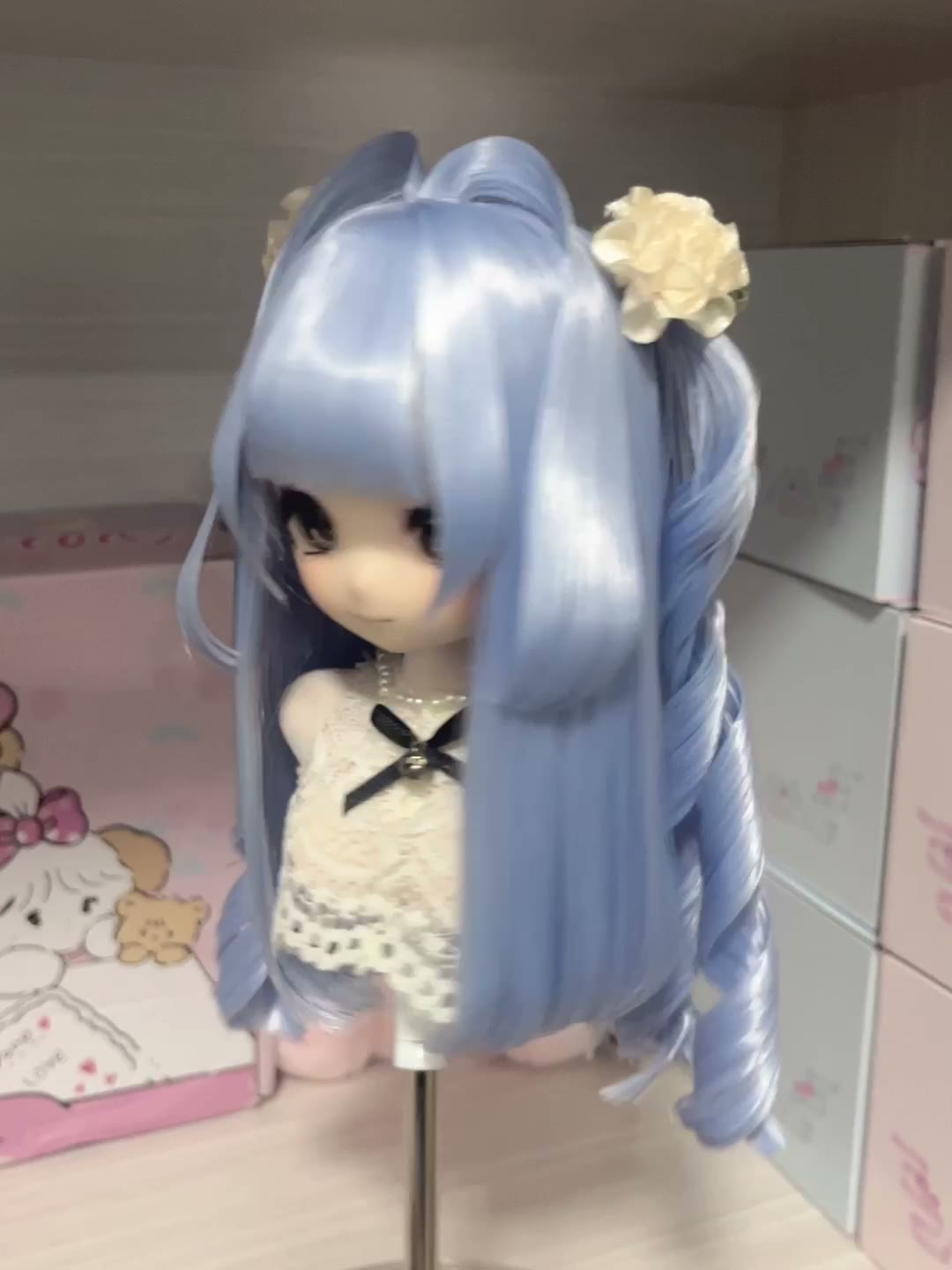 Peluca de muñeca de coletas azul pastel