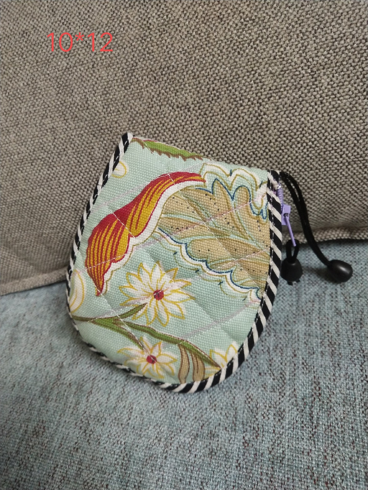 Handgjord quiltad lapptäcksmyntplånbok och kortfodral i musselform