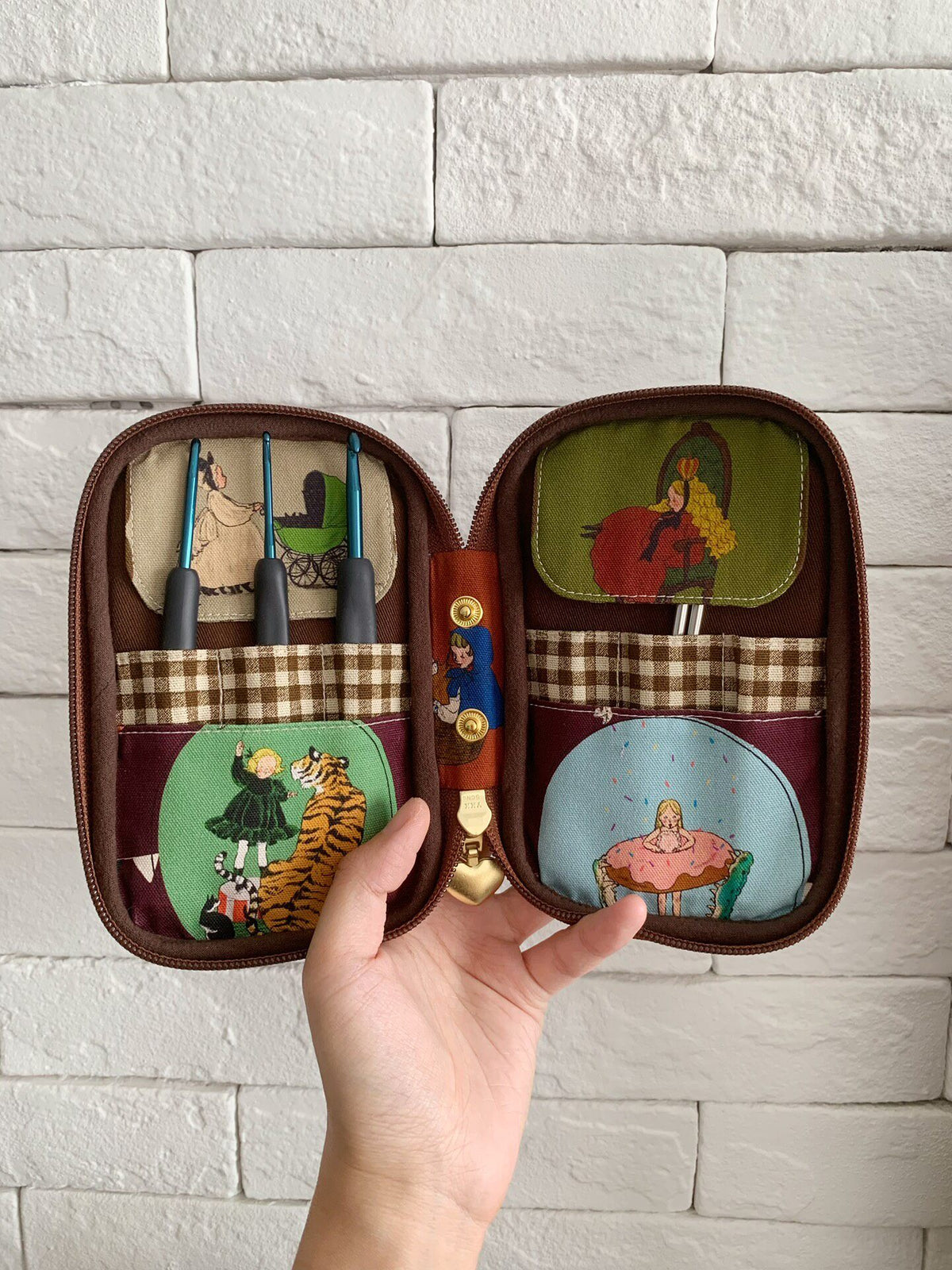 Fabric Craft Tool Case with Removable Pouch