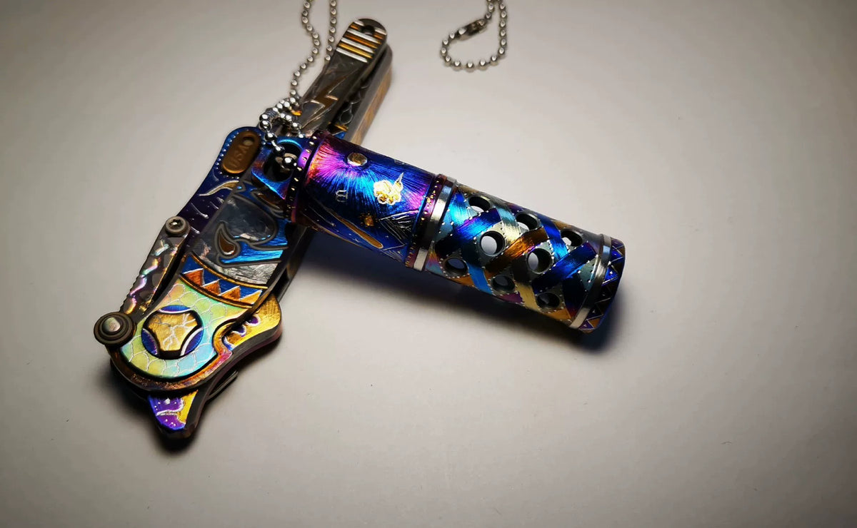 Flacon pendent pour parfum en titane EDC 69mm