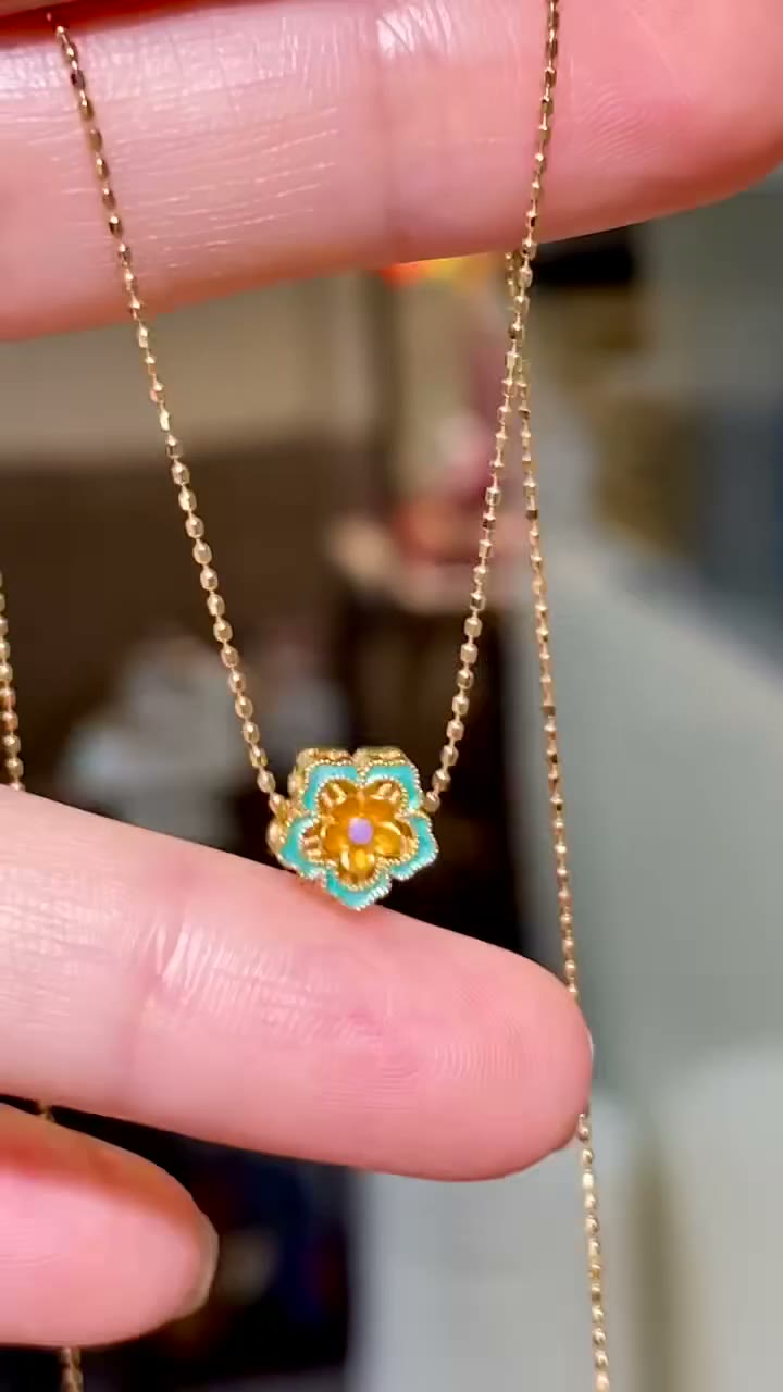18K Gold Enamel Flower Pendant