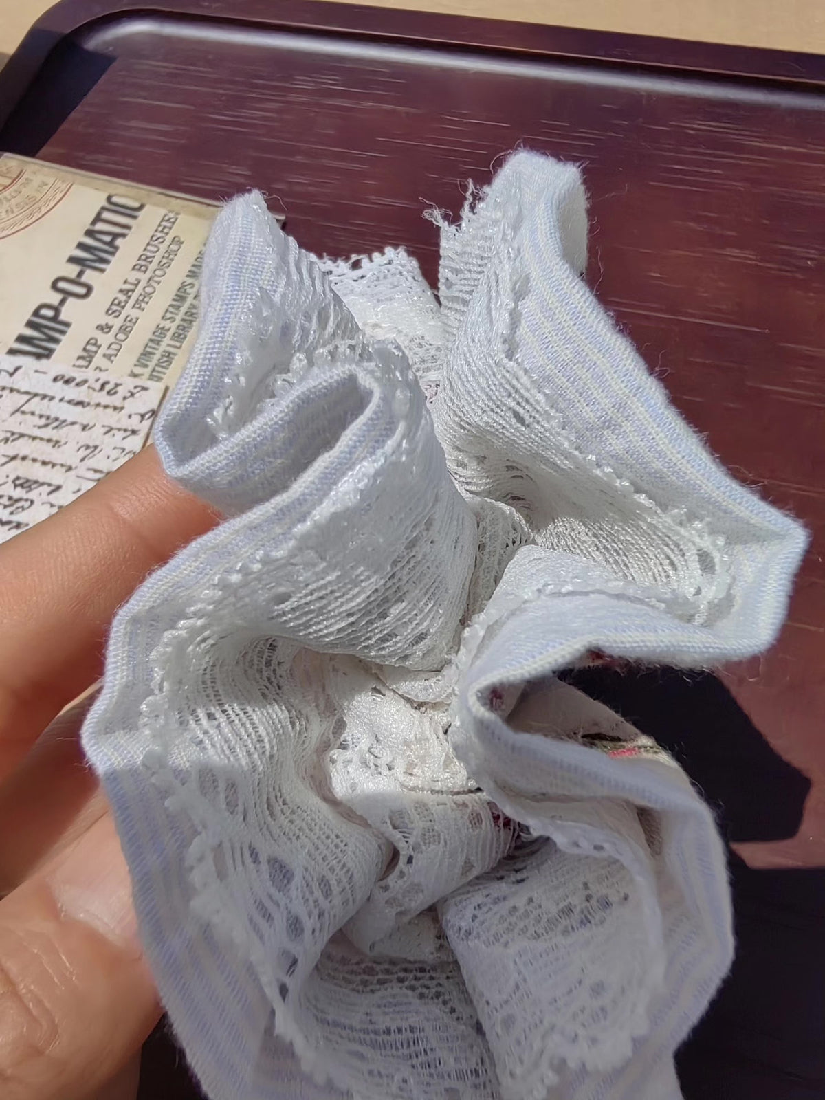 Scrunchie a doppio strato floreale azzurro latte