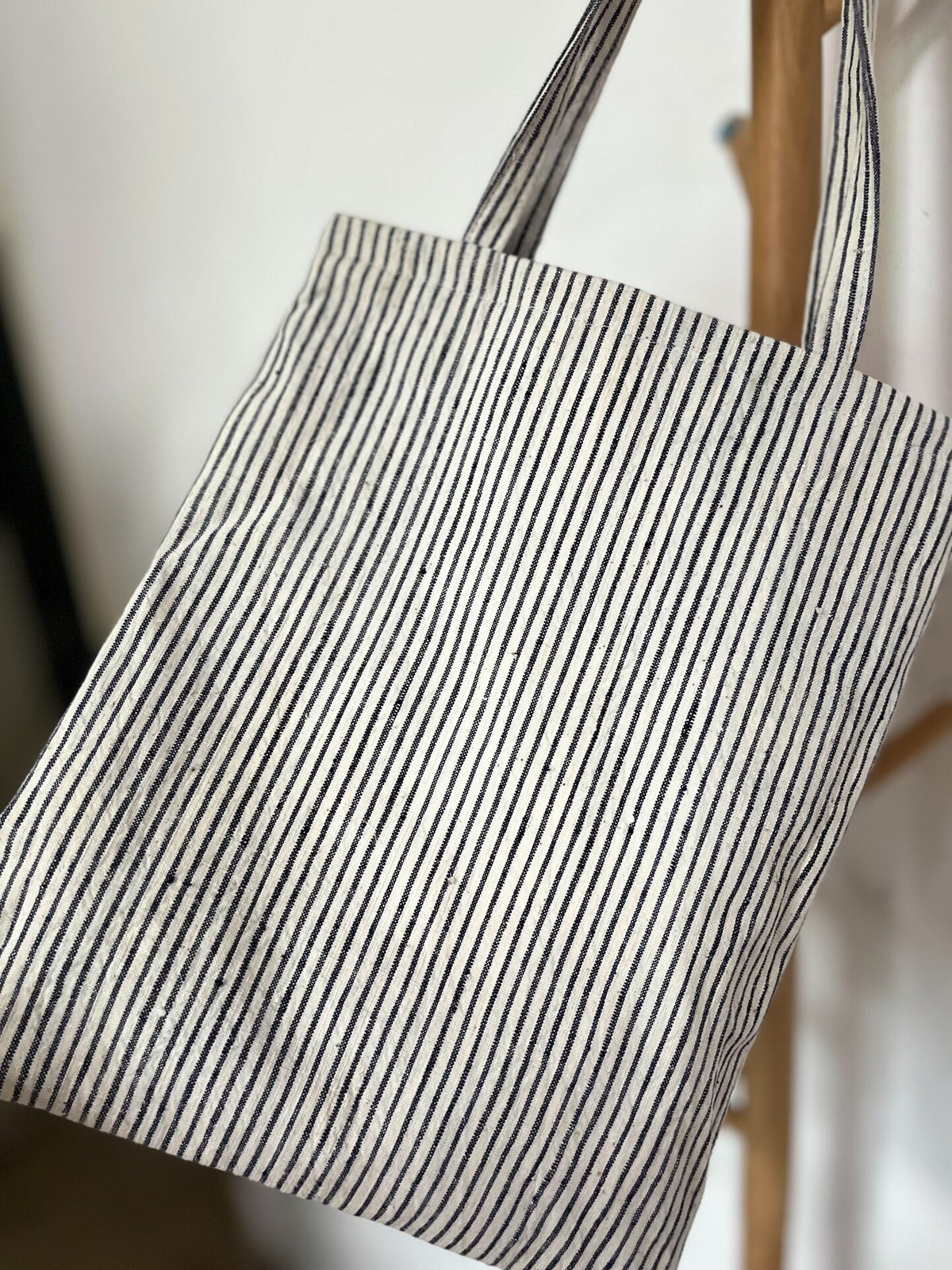 Handgewebte gestreifte Baumwoll-Tote Bag Navy White
