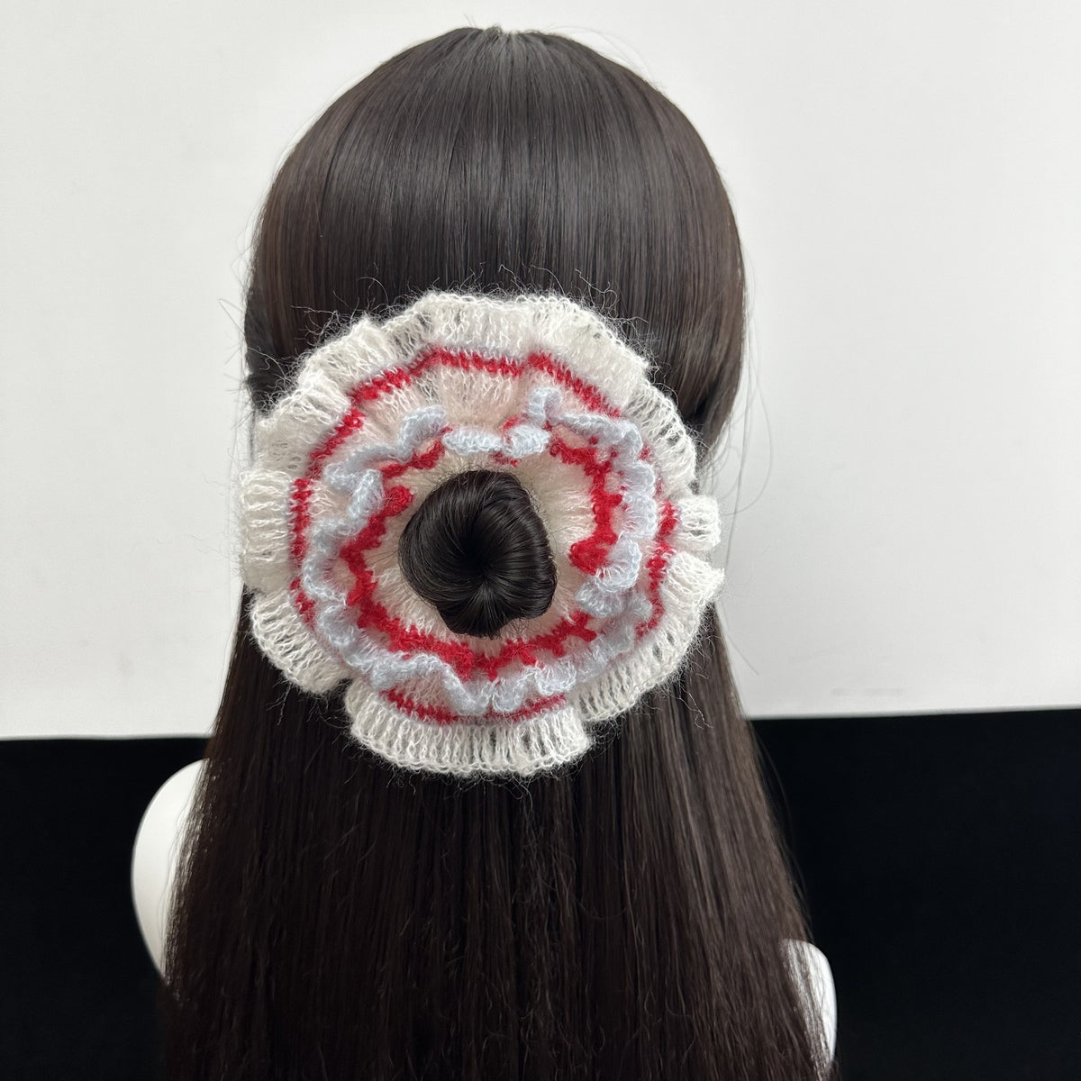 Elástico de Cabelo em Croché com Folhos Branco-Creme Feito à Mão