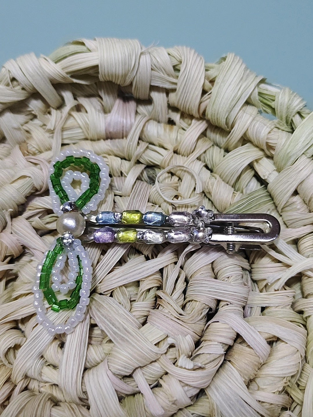 Barrette Papillon Perles et Perle Vert et Blanc
