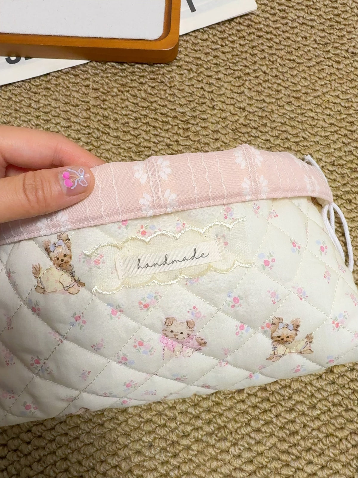 Cesta de escritorio de algodón acolchado hecha a mano
