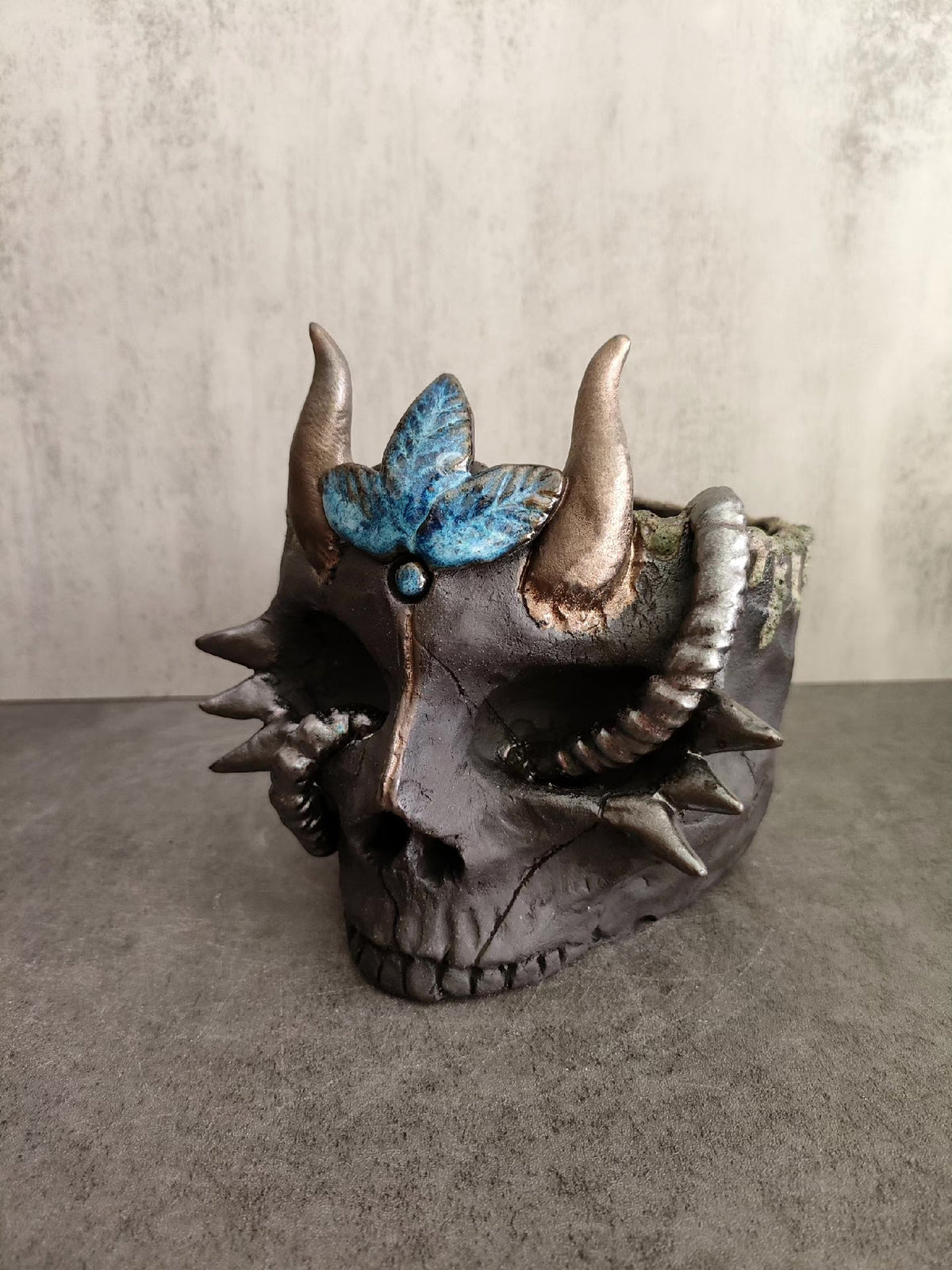 Gothic Skull Planter Ceramic Decor