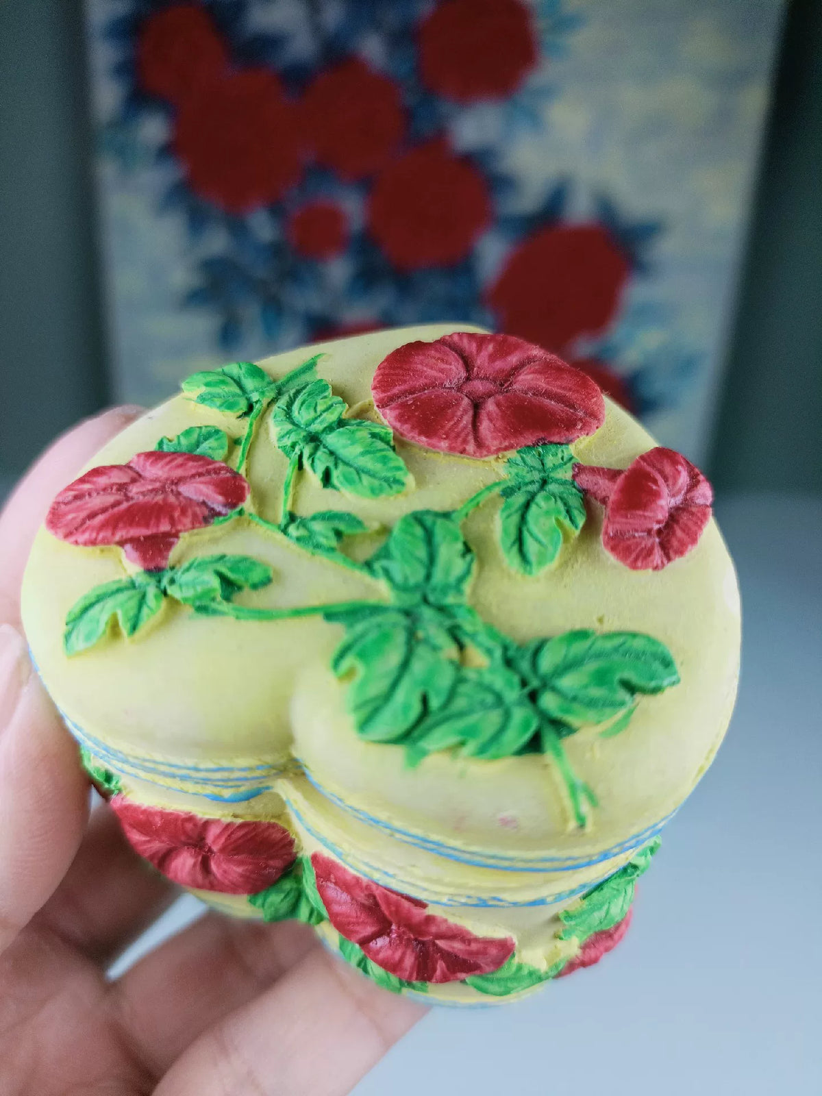 Hjärtformad silikonform med blomsterrelief