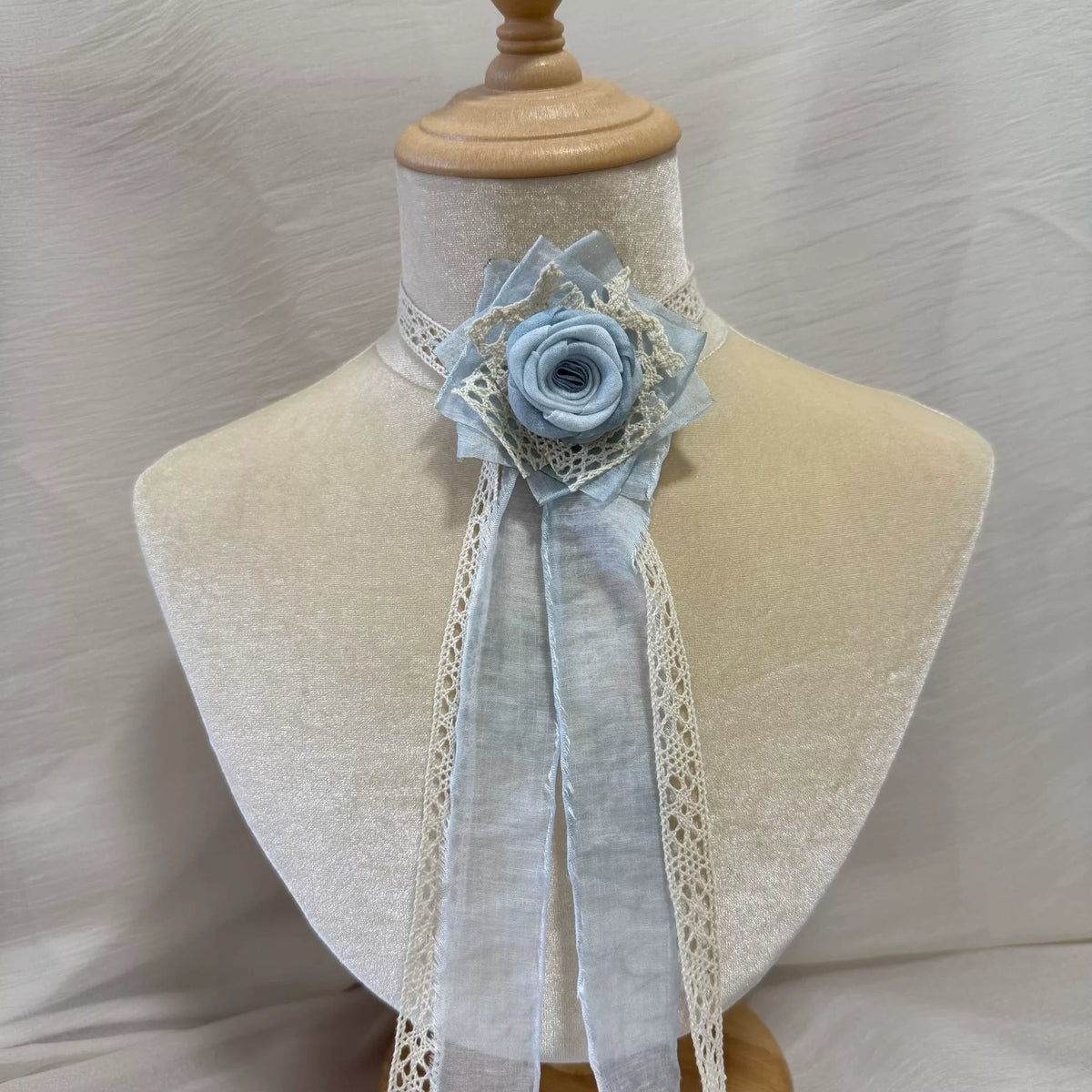 Stofblauwe Handgakte Roos Choker Hanfu Accessoire