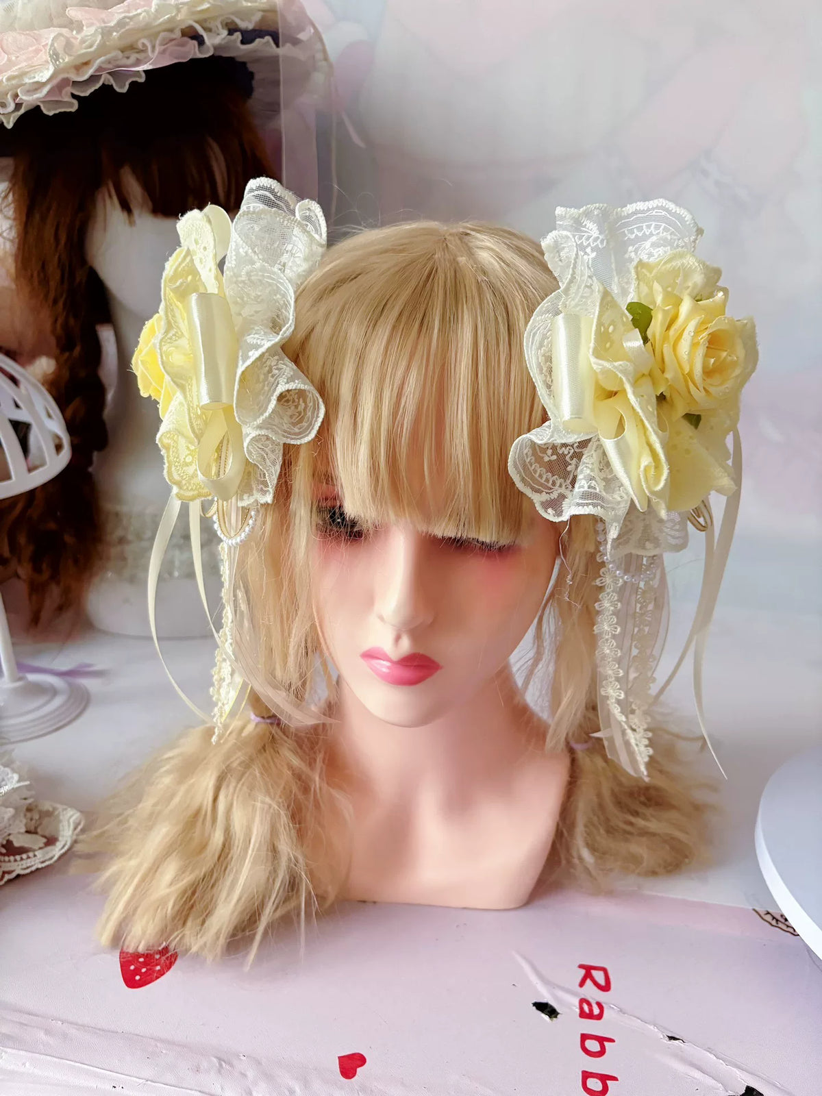 Accesorio para el pelo Lolita en amarillo pálido hecho a mano
