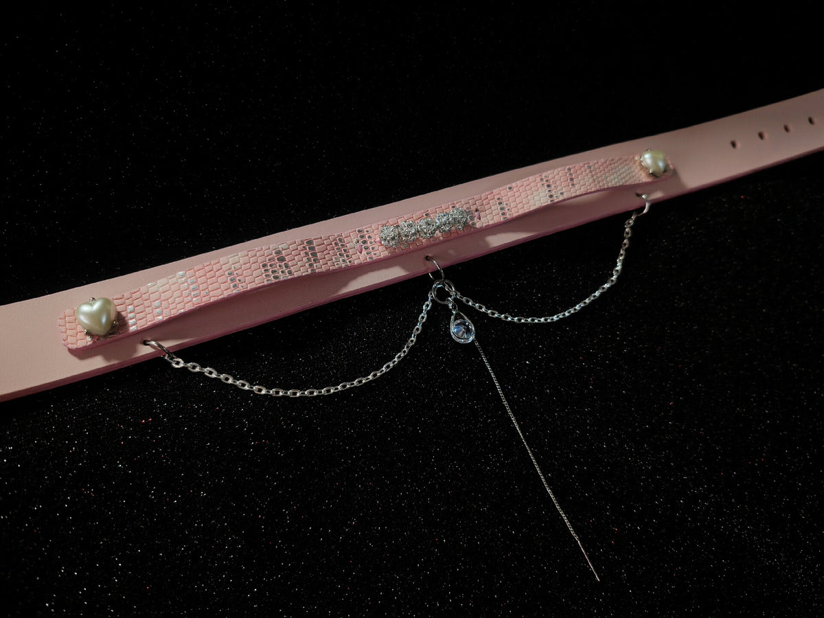Rosafarbenes Leder-Prisma Halsband mit Kristallanhänger