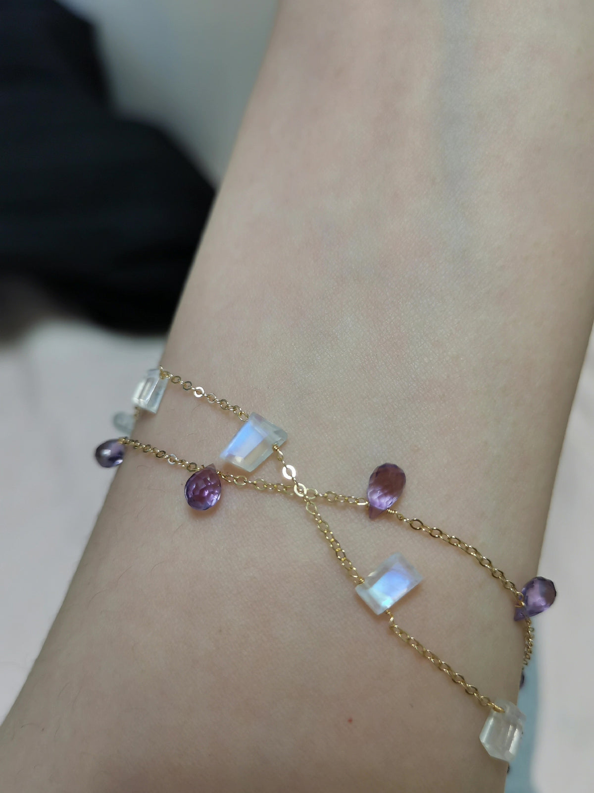 Pulseira de Pedra-da-Lua e Ametista em Banho de Ouro 14k