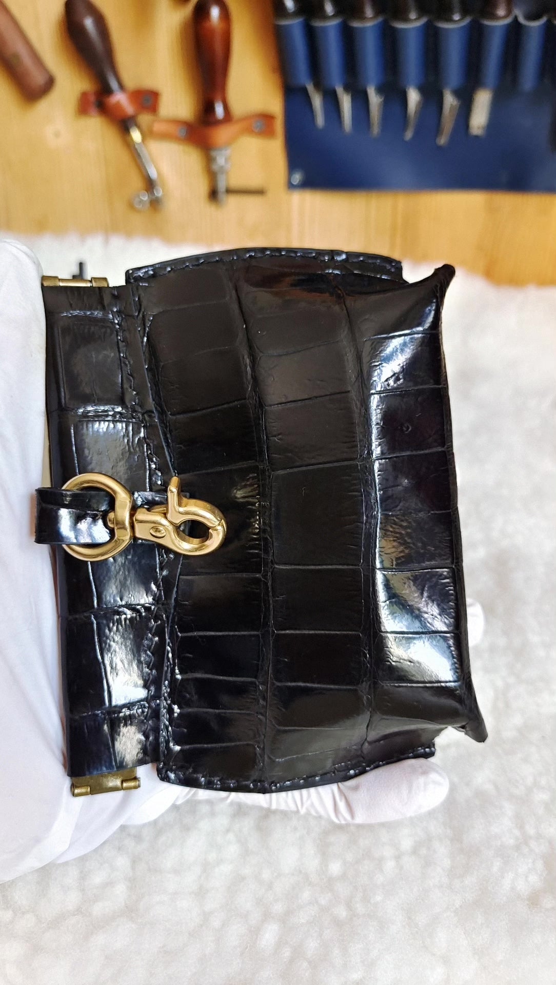 Estuche de colección en piel de cocodrilo negro hecho a mano