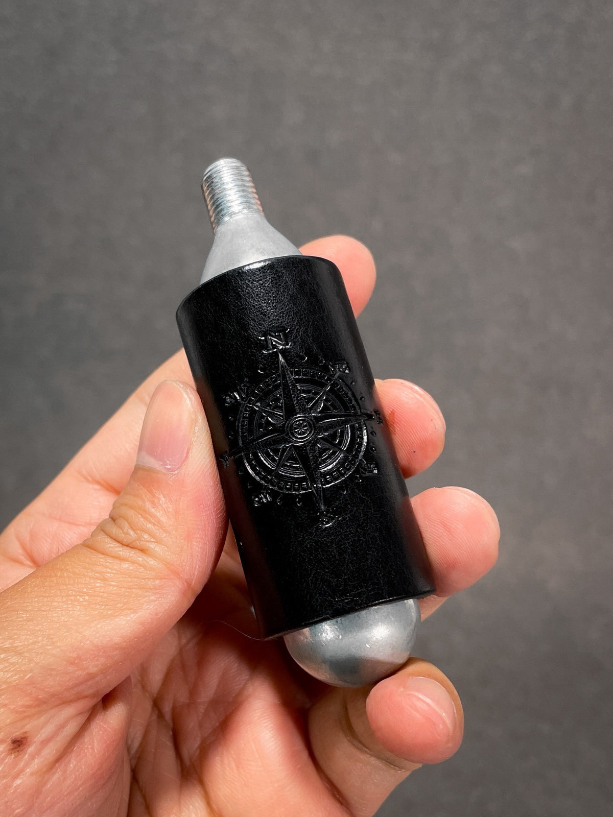 Étui en cuir noir pour cartouche CO2 de café pneumatique