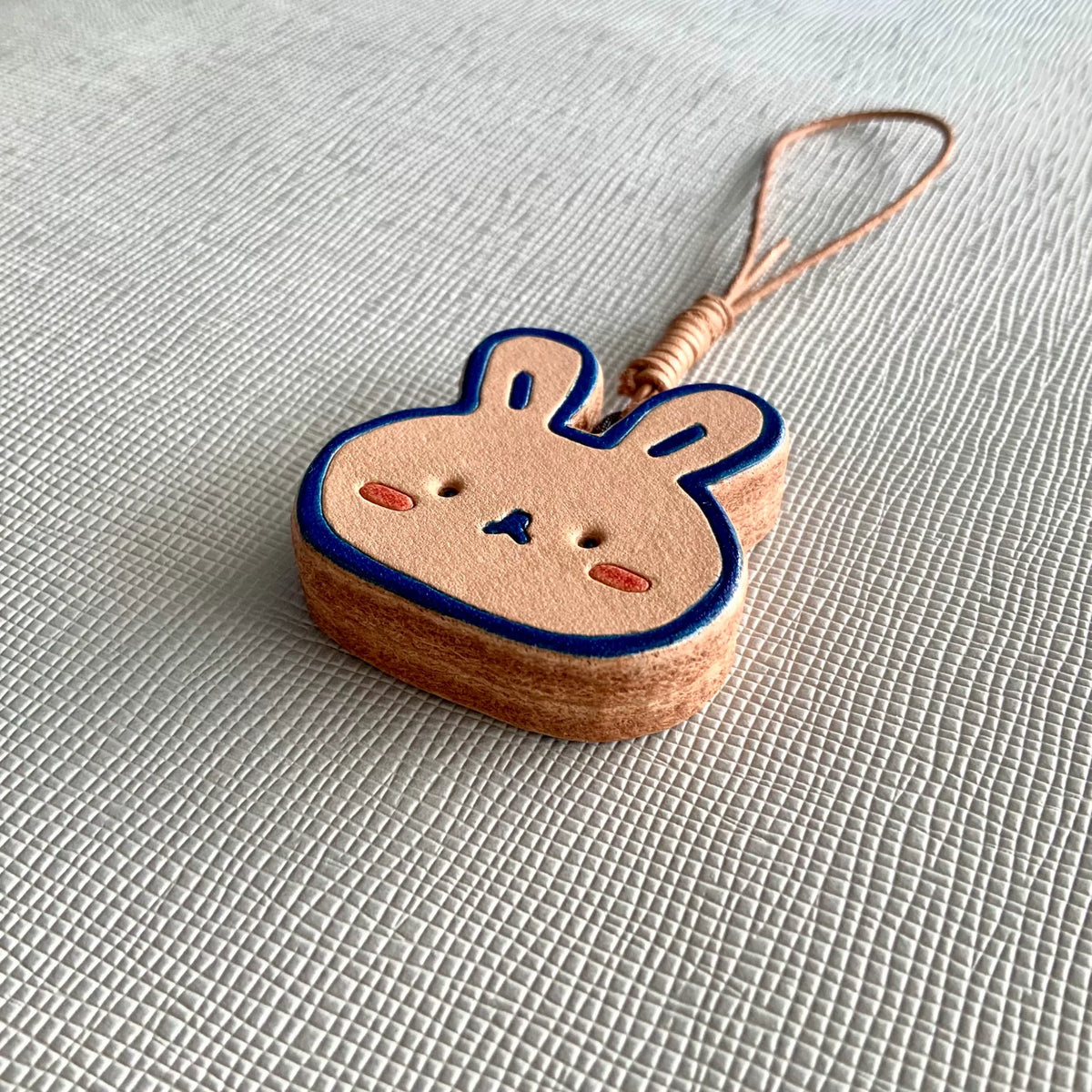 イタリアンレザー ウサギのヘッドチャームキーチェーン