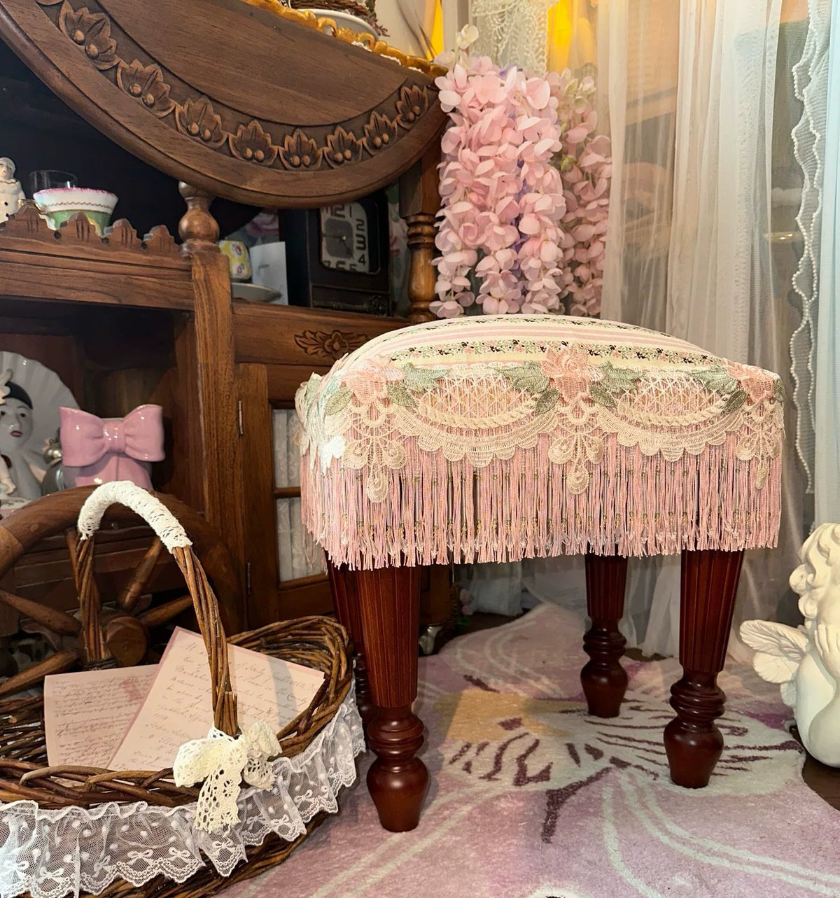 Sgababello da trucco Rococo Vintage con frange rosa