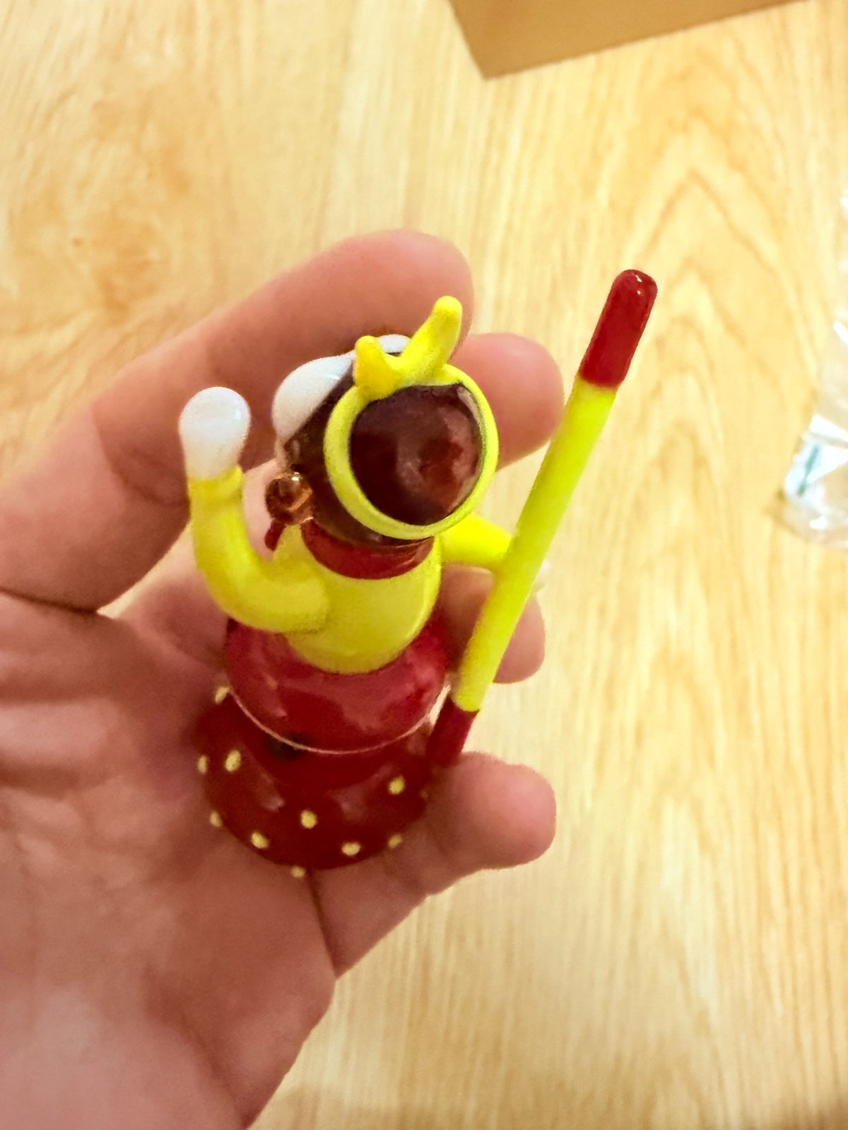 Rotating Liuli Glass Monkey King Figurine