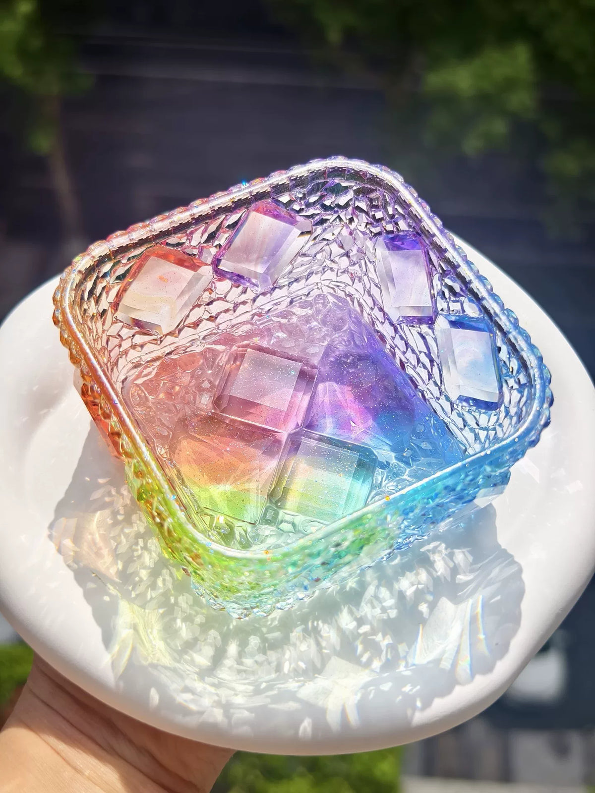 Quadratische Harz-Diamant-Box mit Regenbogen-Deckel