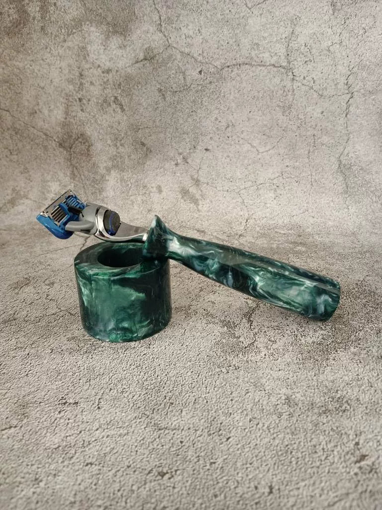 Rakset med Gillette 5-blad och stativ i grön resin