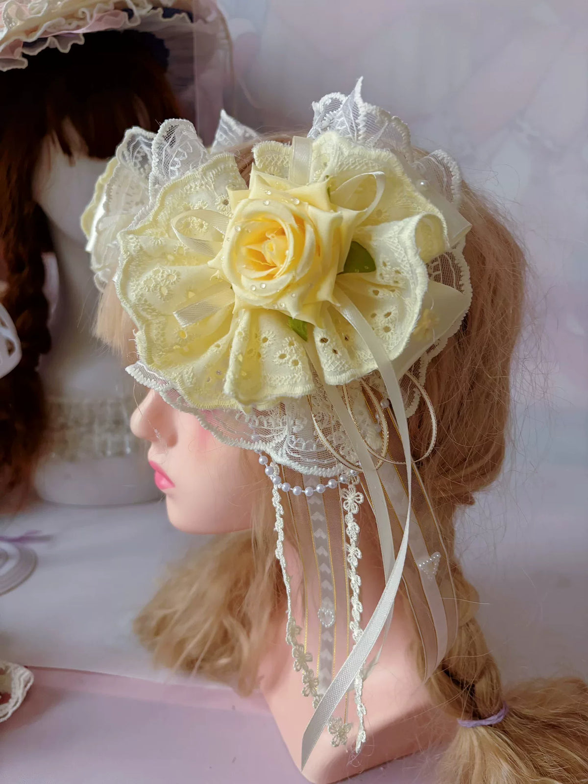 Accesorio para el pelo Lolita en amarillo pálido hecho a mano