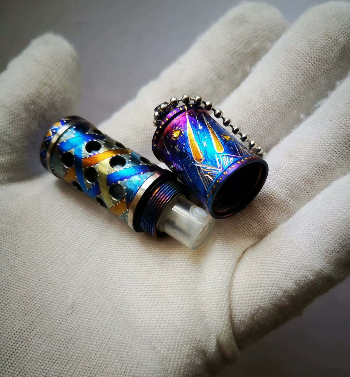 Flacon pendent pour parfum en titane EDC 69mm