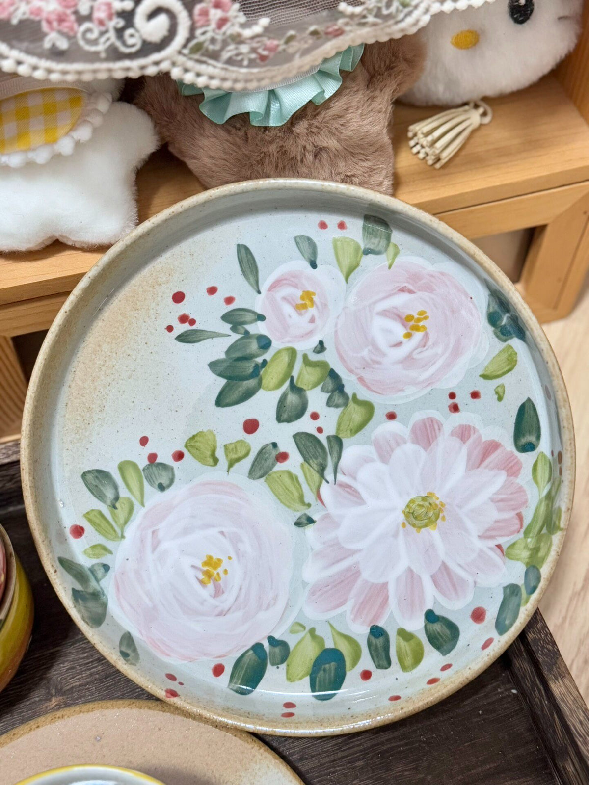 Handbemalter Keramikteller mit Blumenmotiv 20cm