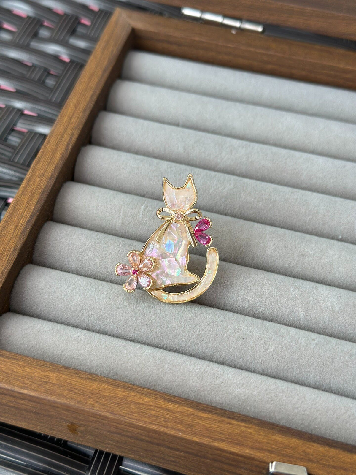 Mother-of-Pearl Cat Brooch with Pink Gems