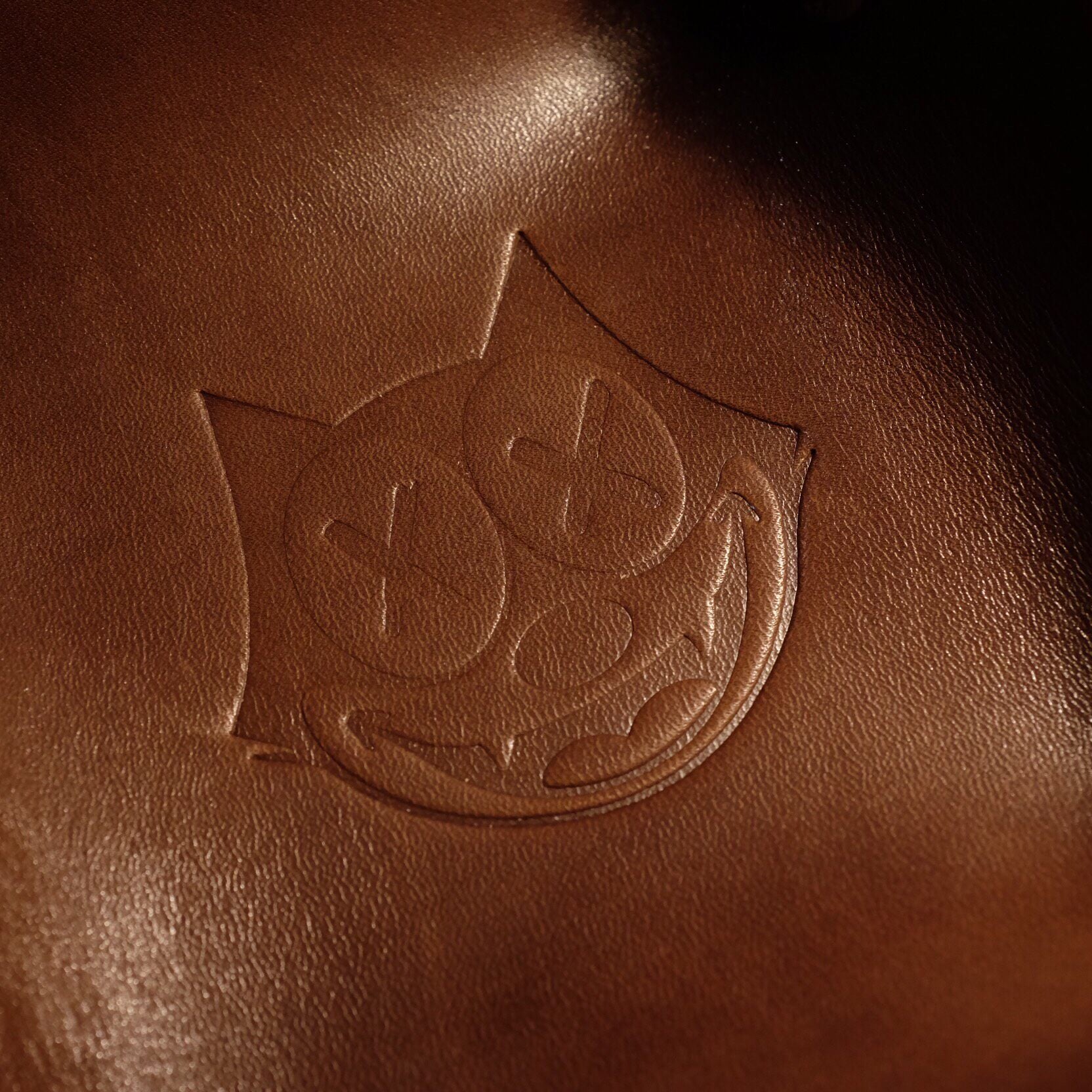 Japanese Import Deep Brown Tochigi Leather Felix Cat Vegetable-Tanned Cowhide Storage Dish with RRL Four-Snap Closure