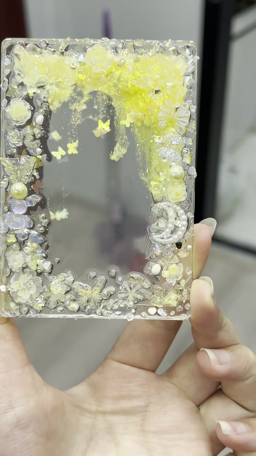 Porte-cartes à sable mou en résine transparente avec paillettes jaunes