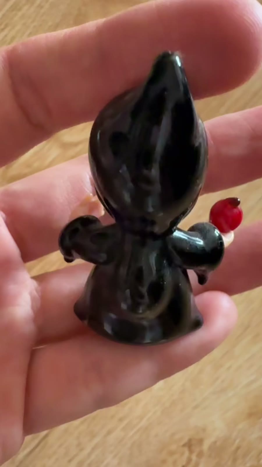Handgemaakt Liuli glas heksfiguur met rode appel