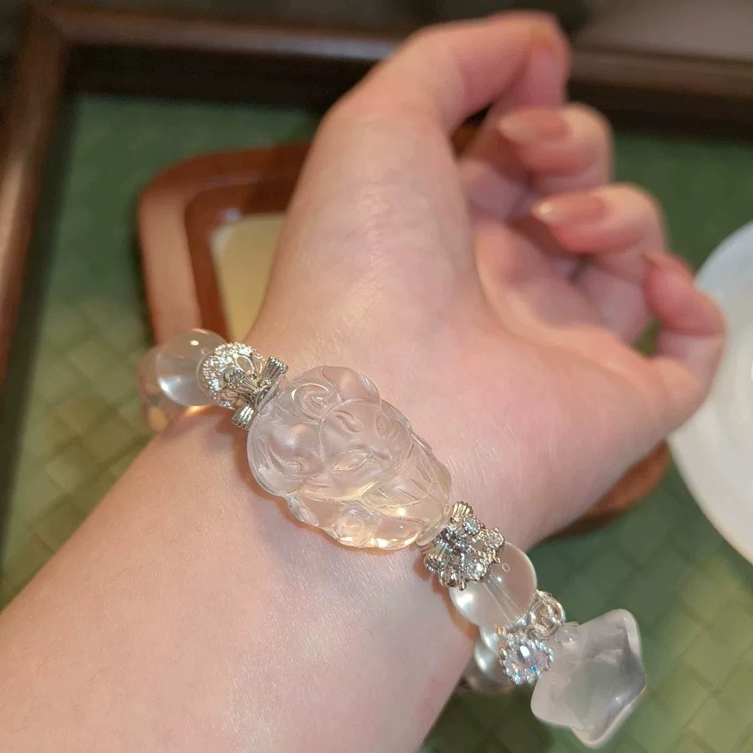Bracelet en perles de quartz fumé et cristal, renard sculpté
