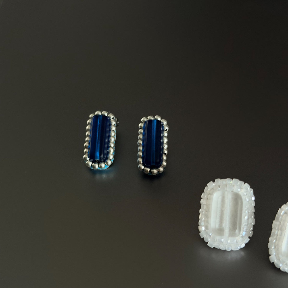 Brincos de Vidro Safira Azul Vintage Feitos à Mão