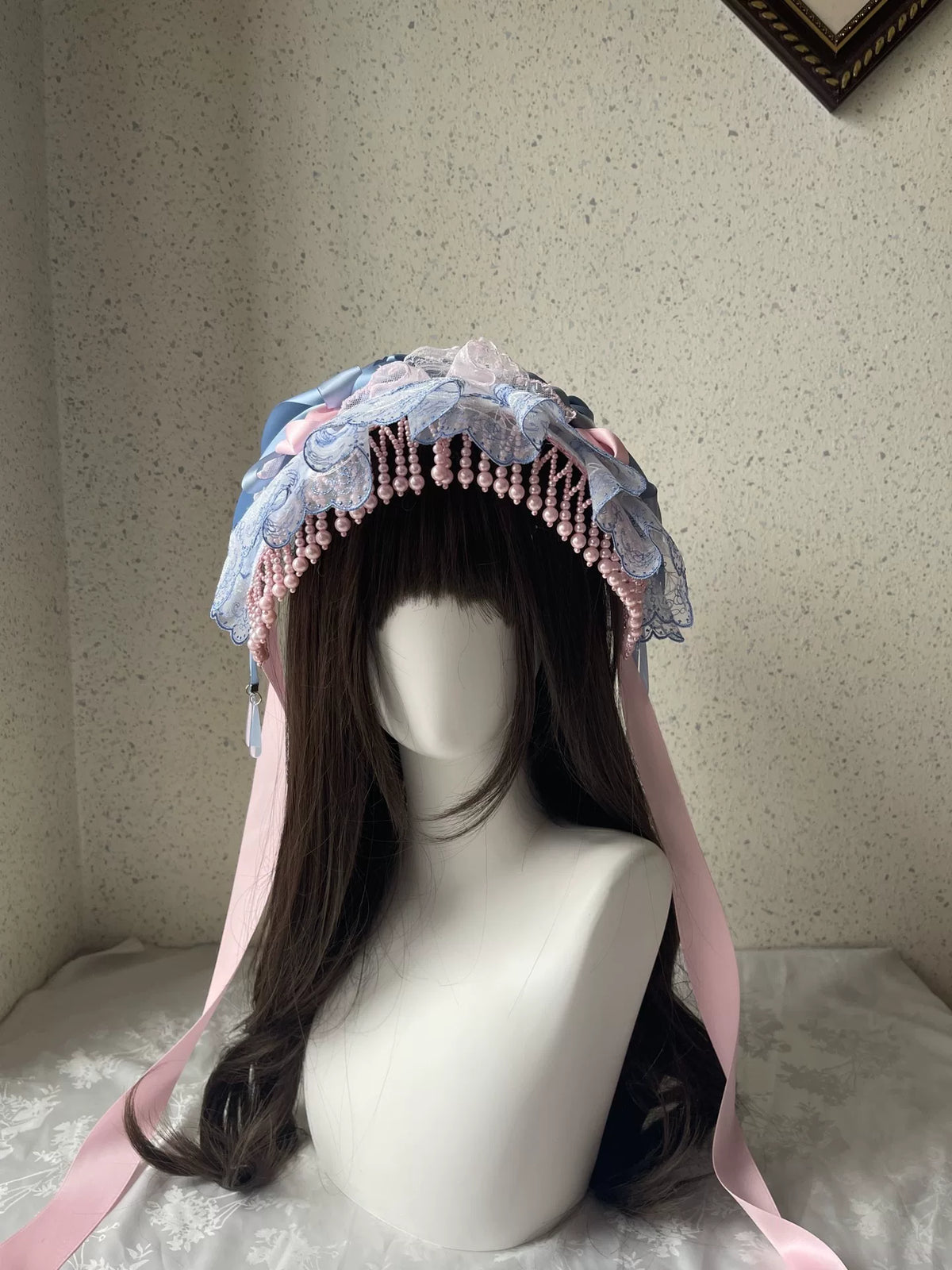 Berretto piatto Lolita in pizzo rosa e blu