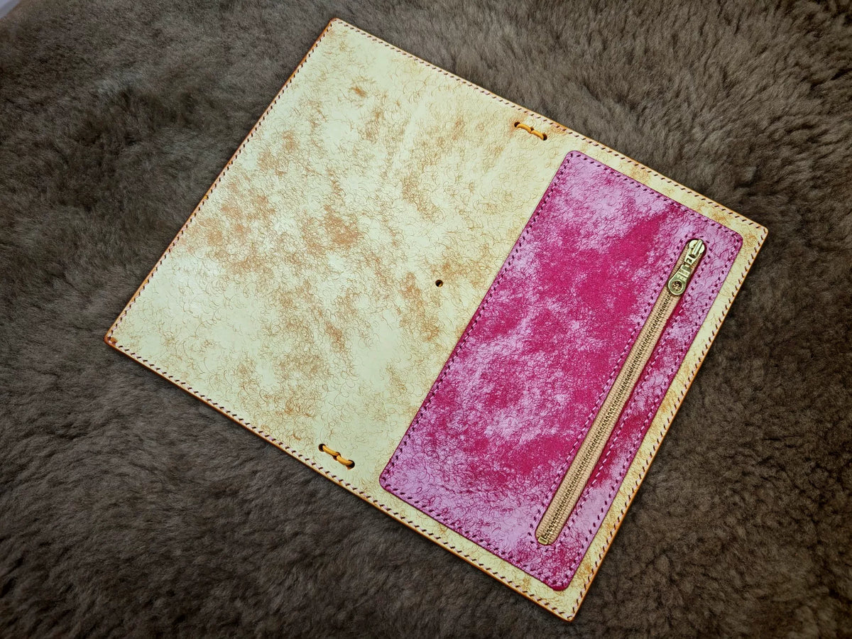 Capa de caderno artesanal com bolso e de fecho