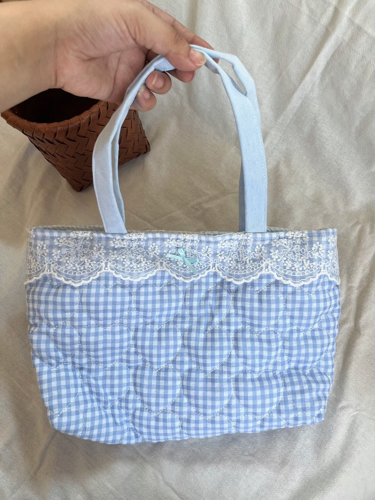 Handgjord quiltvad tygväska i bomull med gingham