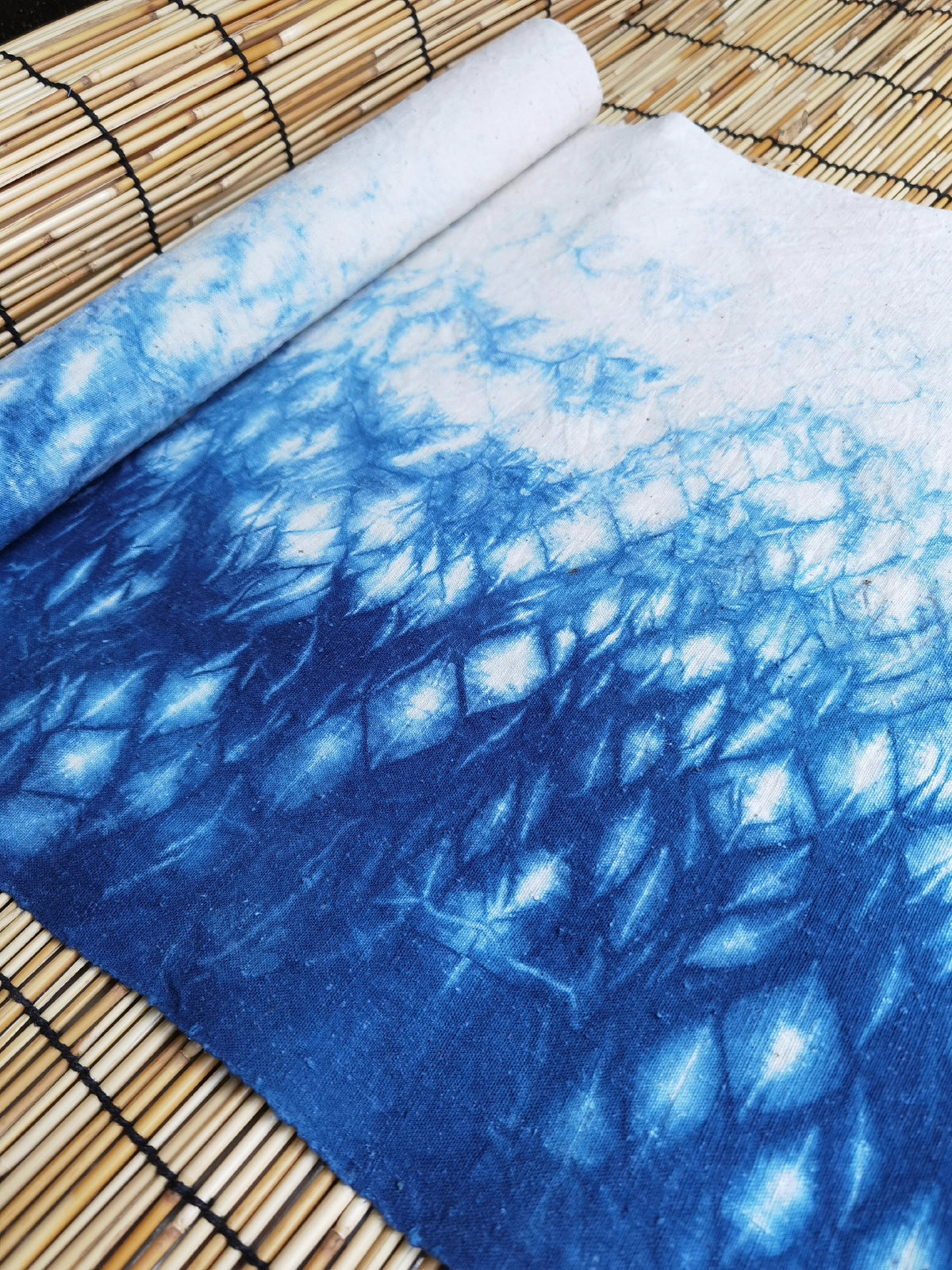 Tela de algodón tie-dye índigo ondas de agua