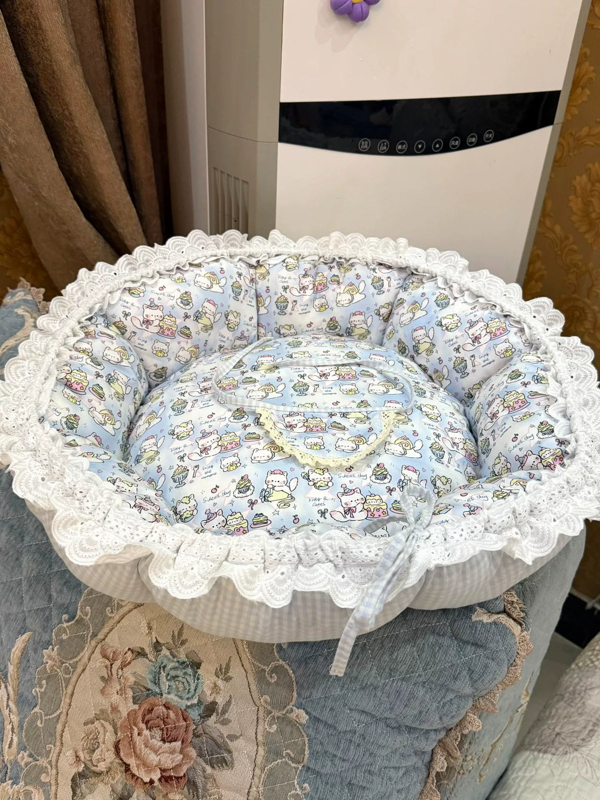 Round Cat Bed with Cotton Fabric and Lace Trim
