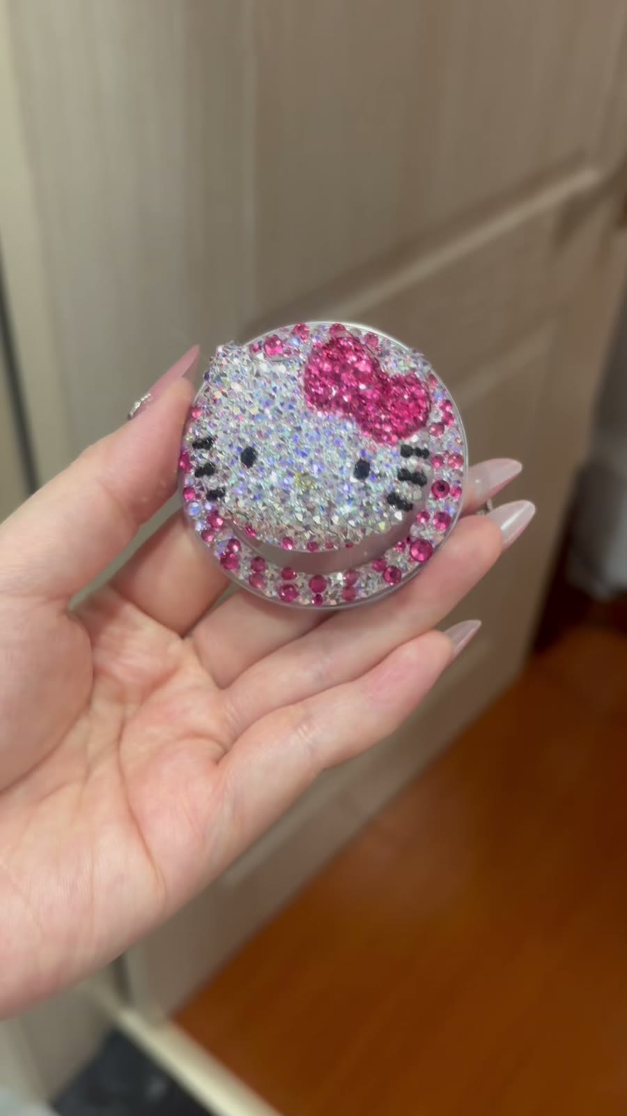 Hello Kitty Rhinestone Phone Magnetic Stand
