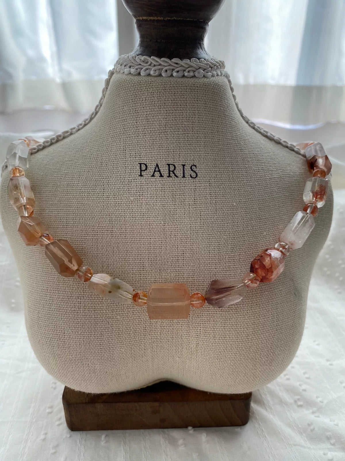 Collar de cuentas de cristal natural con separadores en ámbar