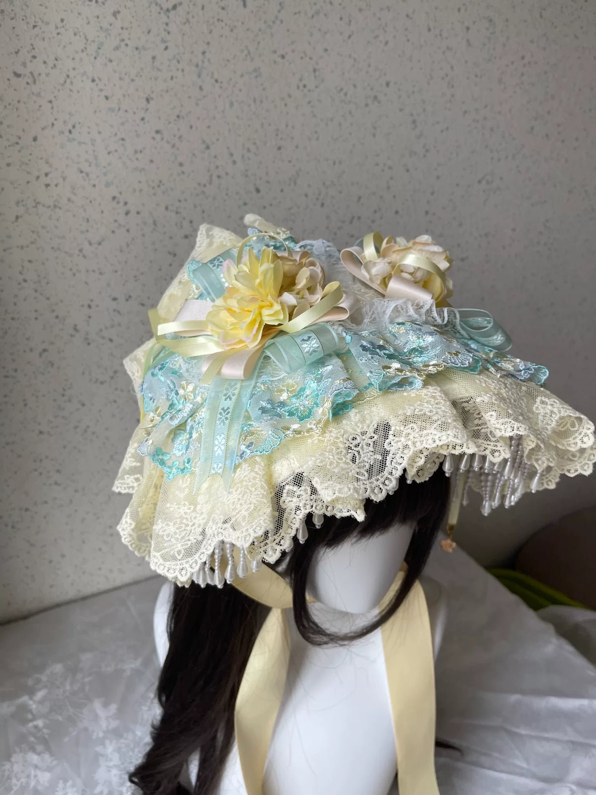 Platt mössa i gulgrön spets (Lolita-stil)