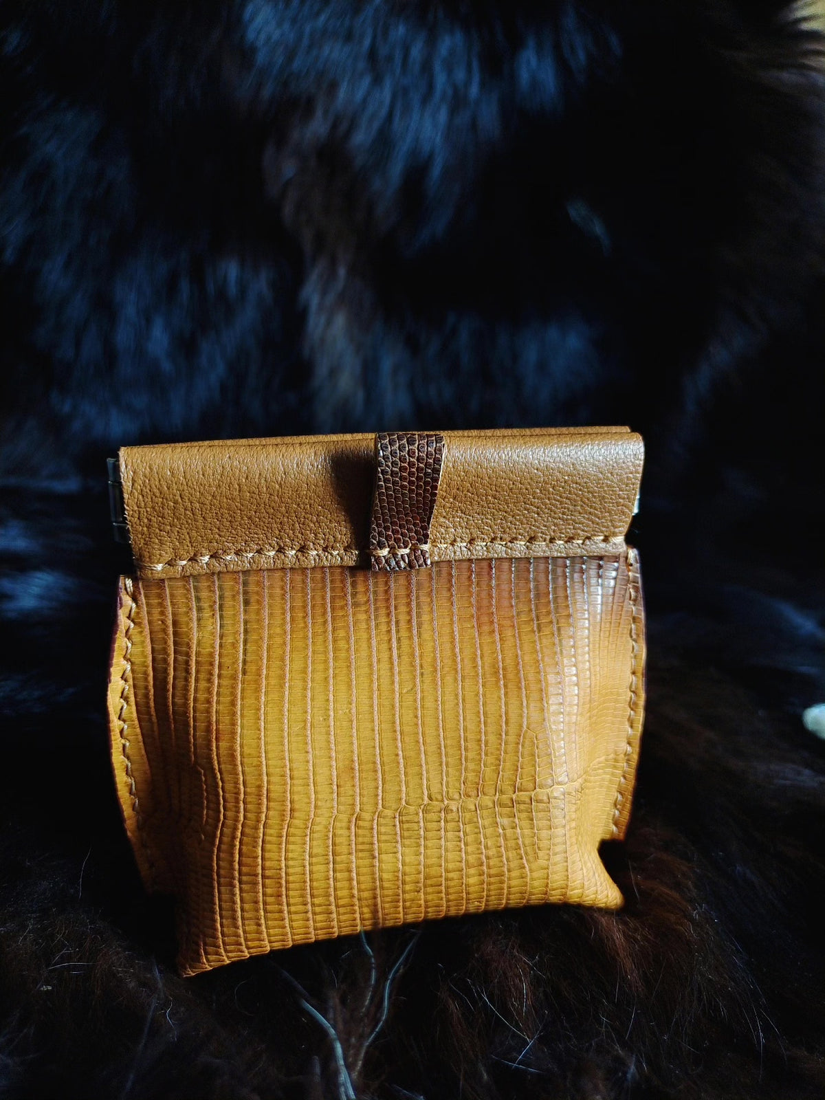 Porte-monnaie en cuir exotique artisanal avec concho